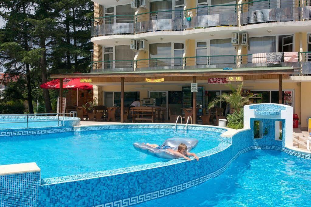 Hotel Yantra Slântsjev Brjag Eksteriør bilde